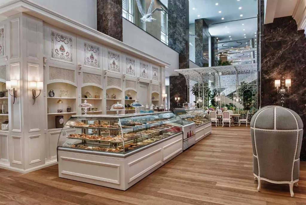 هتل رگنوم کاریا بلک آنتالیا